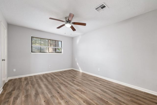 9806 Thrush Street, La Porte, TX 77571