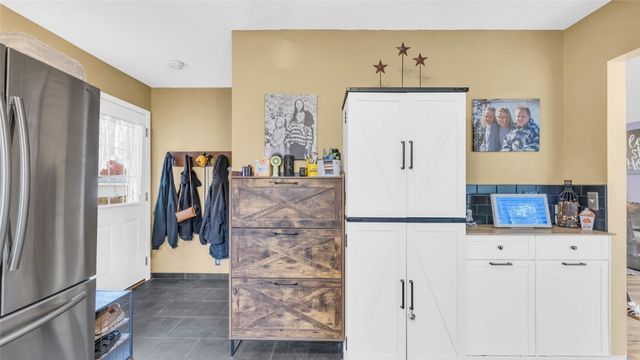 218 Riverview Drive, Vinton, IA 52349