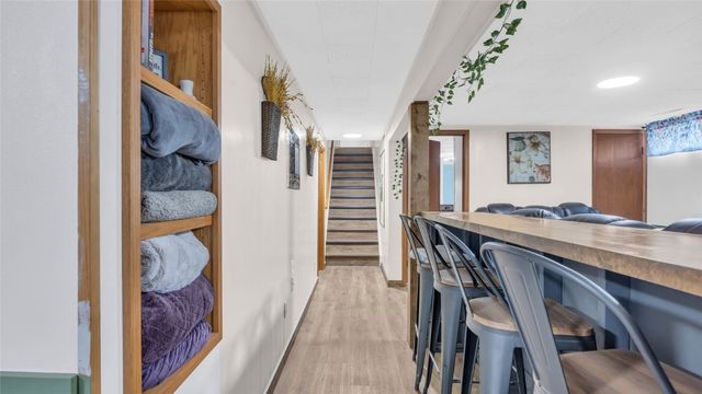 218 Riverview Drive, Vinton, IA 52349