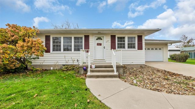 218 Riverview Drive, Vinton, IA 52349