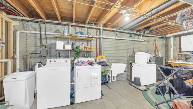 218 Riverview Drive, Vinton, IA 52349