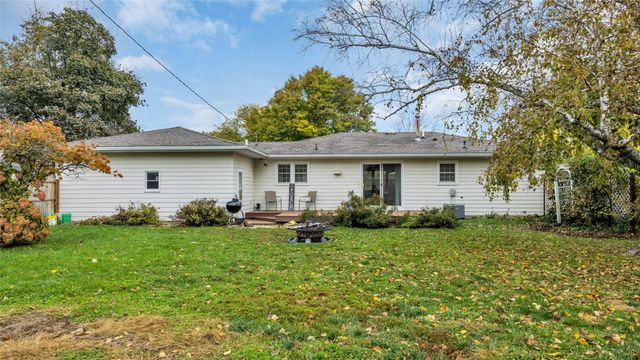 218 Riverview Drive, Vinton, IA 52349