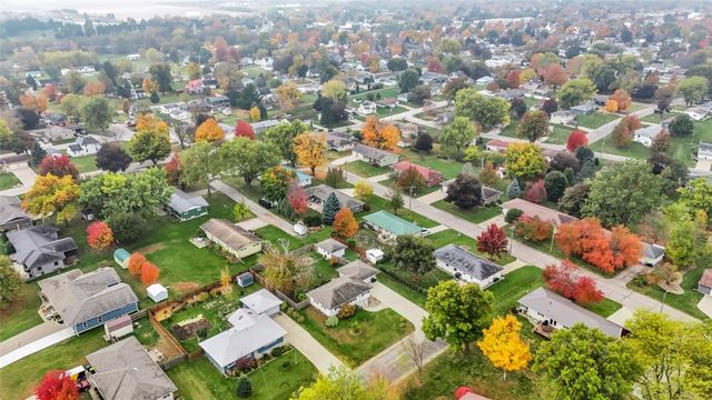 218 Riverview Drive, Vinton, IA 52349