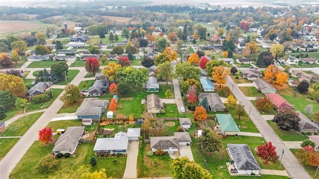 218 Riverview Drive, Vinton, IA 52349