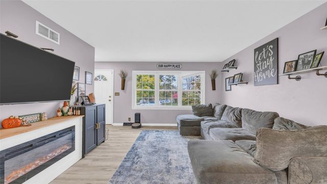 218 Riverview Drive, Vinton, IA 52349