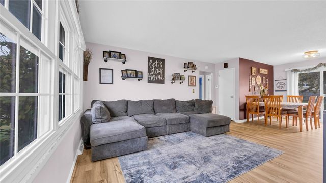 218 Riverview Drive, Vinton, IA 52349