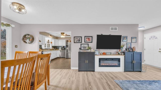 218 Riverview Drive, Vinton, IA 52349