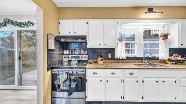 218 Riverview Drive, Vinton, IA 52349