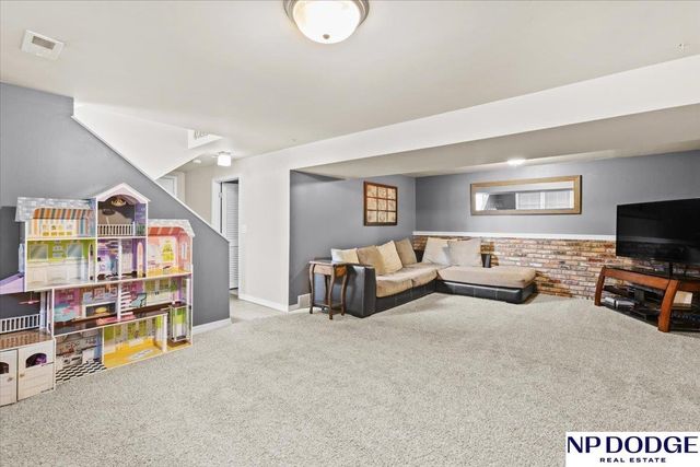 2732 N 123rd Circle, Omaha, NE 68164