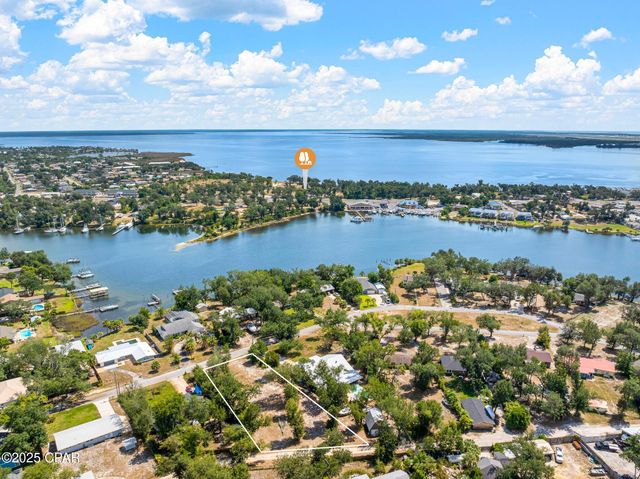 1420 Parkway Drive, Panama City, FL 32404