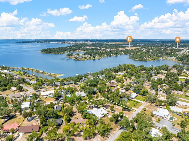 1420 Parkway Drive, Panama City, FL 32404