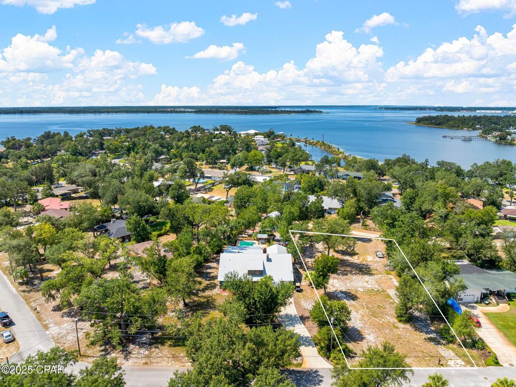 1420 Parkway Drive, Panama City, FL 32404