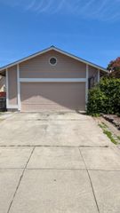 1084 Rubicon Way, Santa Rosa, CA 95401