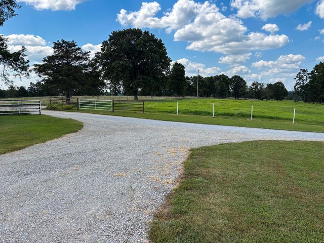 1181 County Road 504, Gainesville, MO 65655