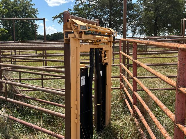 1181 County Road 504, Gainesville, MO 65655