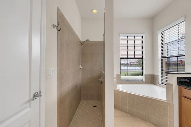 10466 STAPELEY DRIVE, Orlando, FL 32832