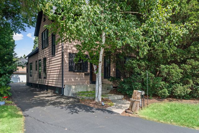 610 W Main Street, West Dundee, IL 60118