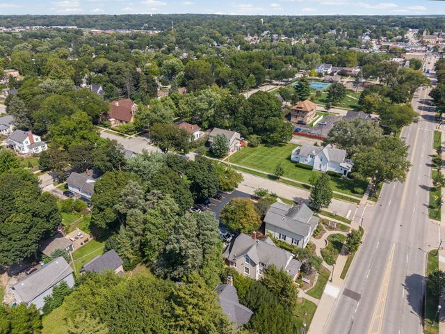 610 W Main Street, West Dundee, IL 60118
