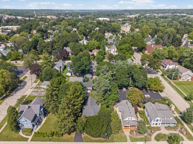 610 W Main Street, West Dundee, IL 60118