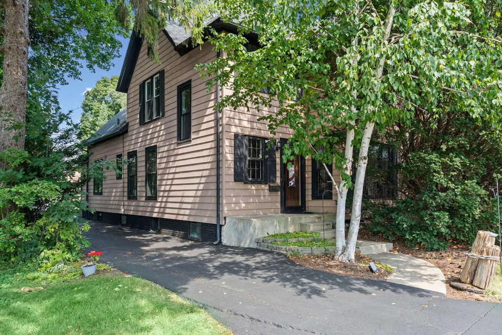 610 W Main Street, West Dundee, IL 60118