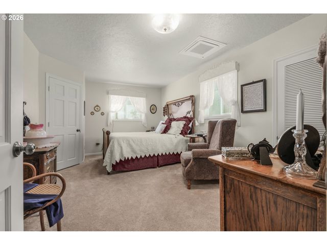 4370 EAGLE CREST Rd, Salem, OR 97304