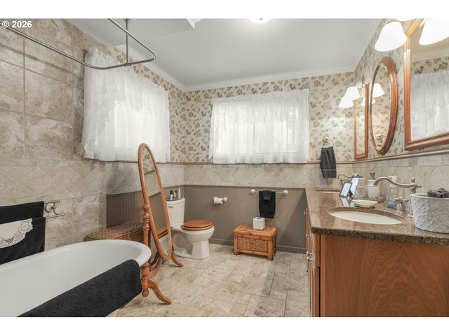 4370 EAGLE CREST Rd, Salem, OR 97304