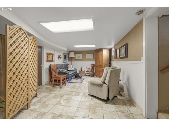 4370 EAGLE CREST Rd, Salem, OR 97304