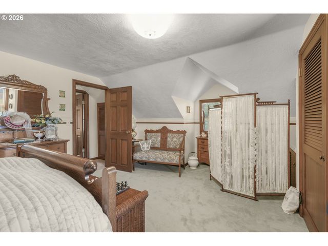 4370 EAGLE CREST Rd, Salem, OR 97304