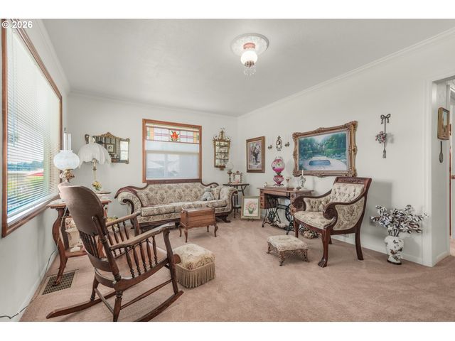 4370 EAGLE CREST Rd, Salem, OR 97304