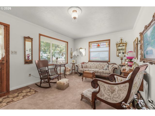 4370 EAGLE CREST Rd, Salem, OR 97304