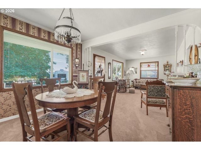 4370 EAGLE CREST Rd, Salem, OR 97304