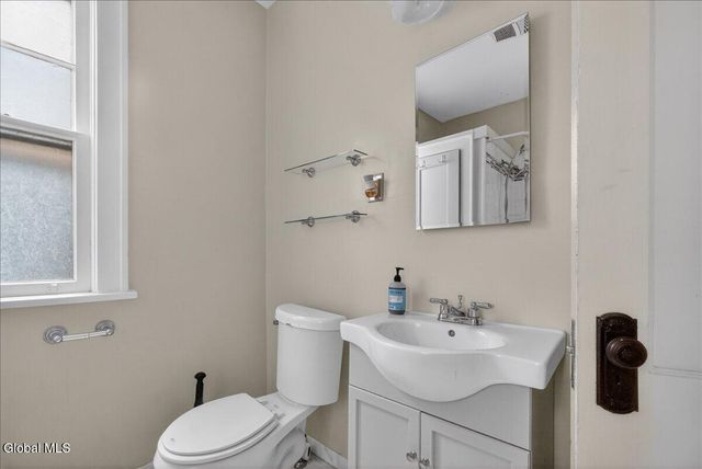 852 Myrtle Avenue, Albany, NY 12208
