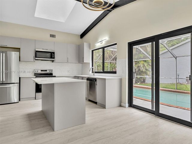 8813 Paradise Court 8813, Tamarac, FL 33321