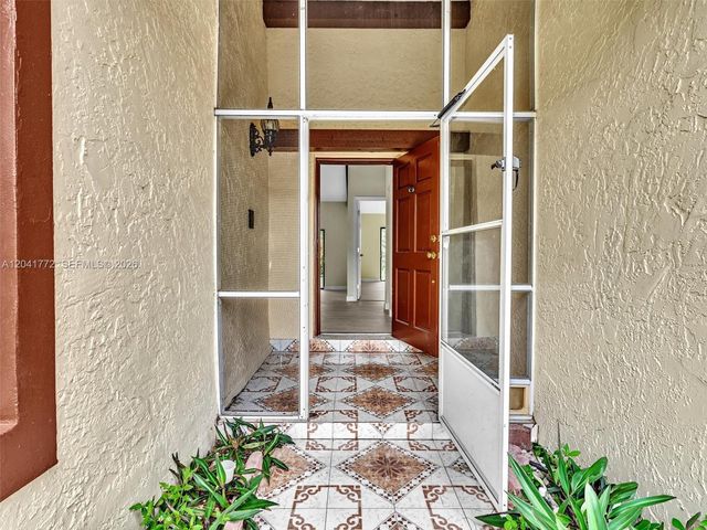 8813 Paradise Court 8813, Tamarac, FL 33321