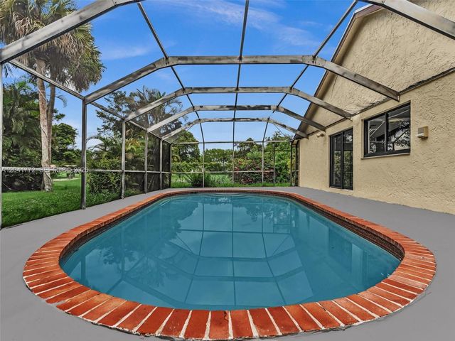 8813 Paradise Court 8813, Tamarac, FL 33321