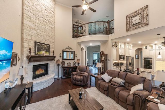 1026 Pleasant Pines Lane, Pinehurst, TX 77362