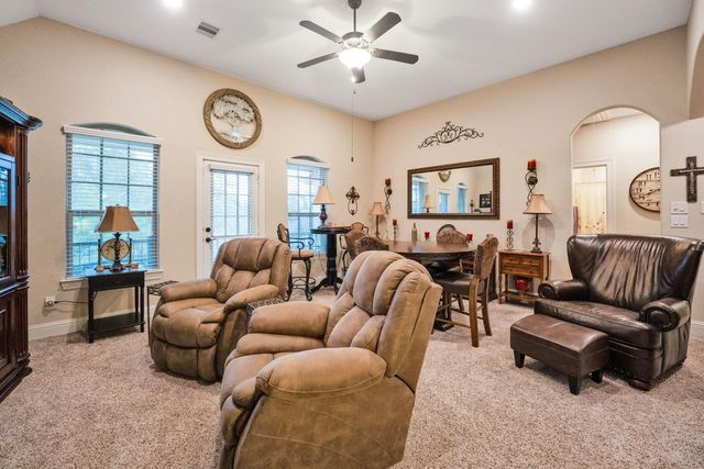 1026 Pleasant Pines Lane, Pinehurst, TX 77362