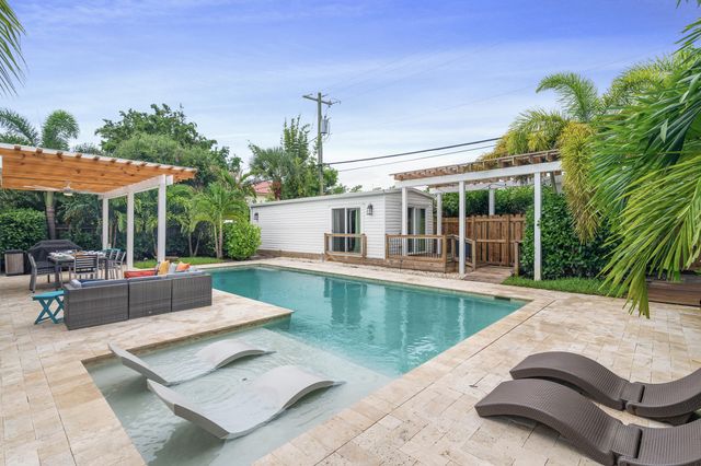 1601 S PALMWAY, Lake Worth Beach, FL 33460