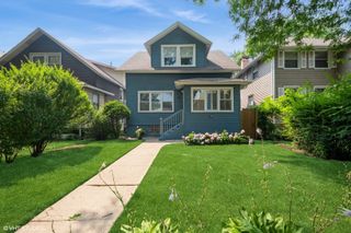 2038 Dewey Avenue, Evanston, IL 60201