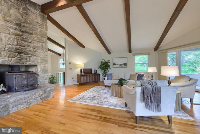 9 LARK LN, Lancaster, PA 17603