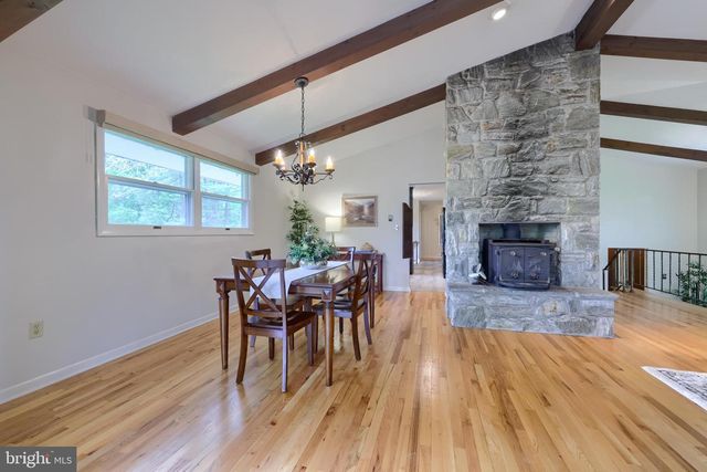 9 LARK LN, Lancaster, PA 17603
