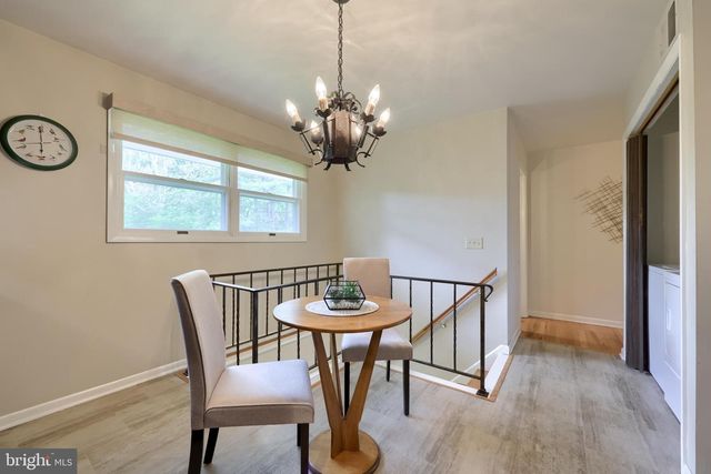9 LARK LN, Lancaster, PA 17603