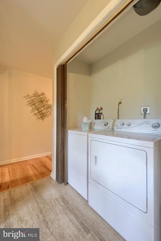 9 LARK LN, Lancaster, PA 17603