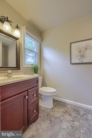 9 LARK LN, Lancaster, PA 17603