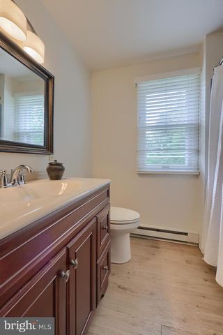 9 LARK LN, Lancaster, PA 17603