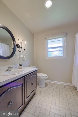 9 LARK LN, Lancaster, PA 17603