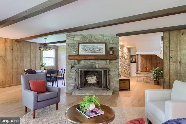 9 LARK LN, Lancaster, PA 17603