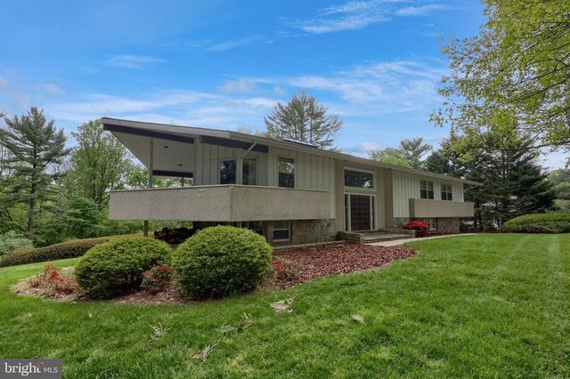 9 LARK LN, Lancaster, PA 17603