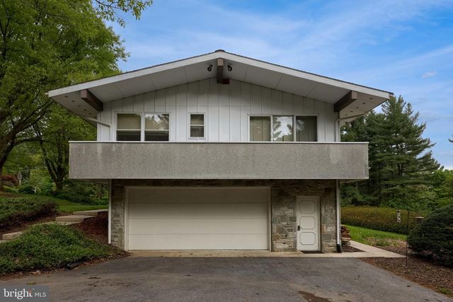 9 LARK LN, Lancaster, PA 17603