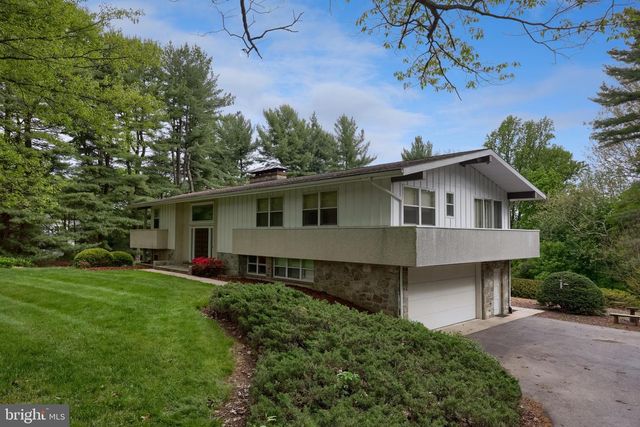 9 LARK LN, Lancaster, PA 17603